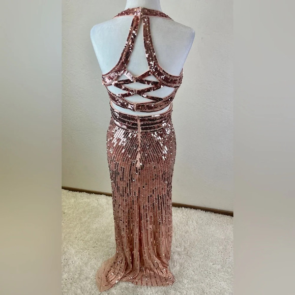 NWT Mac Duggal Faux Wrap Sequin Embellished Cut Out Back Sleeveless size 4 #5390 - Picture 5 of 10